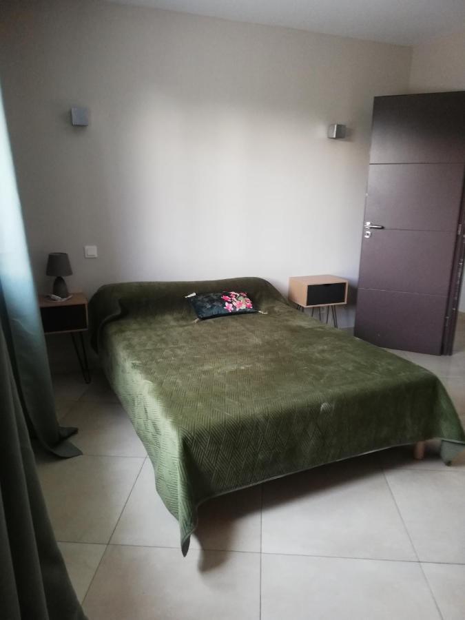 Bienvenue A L Hacienda Villa Magalas Bagian luar foto